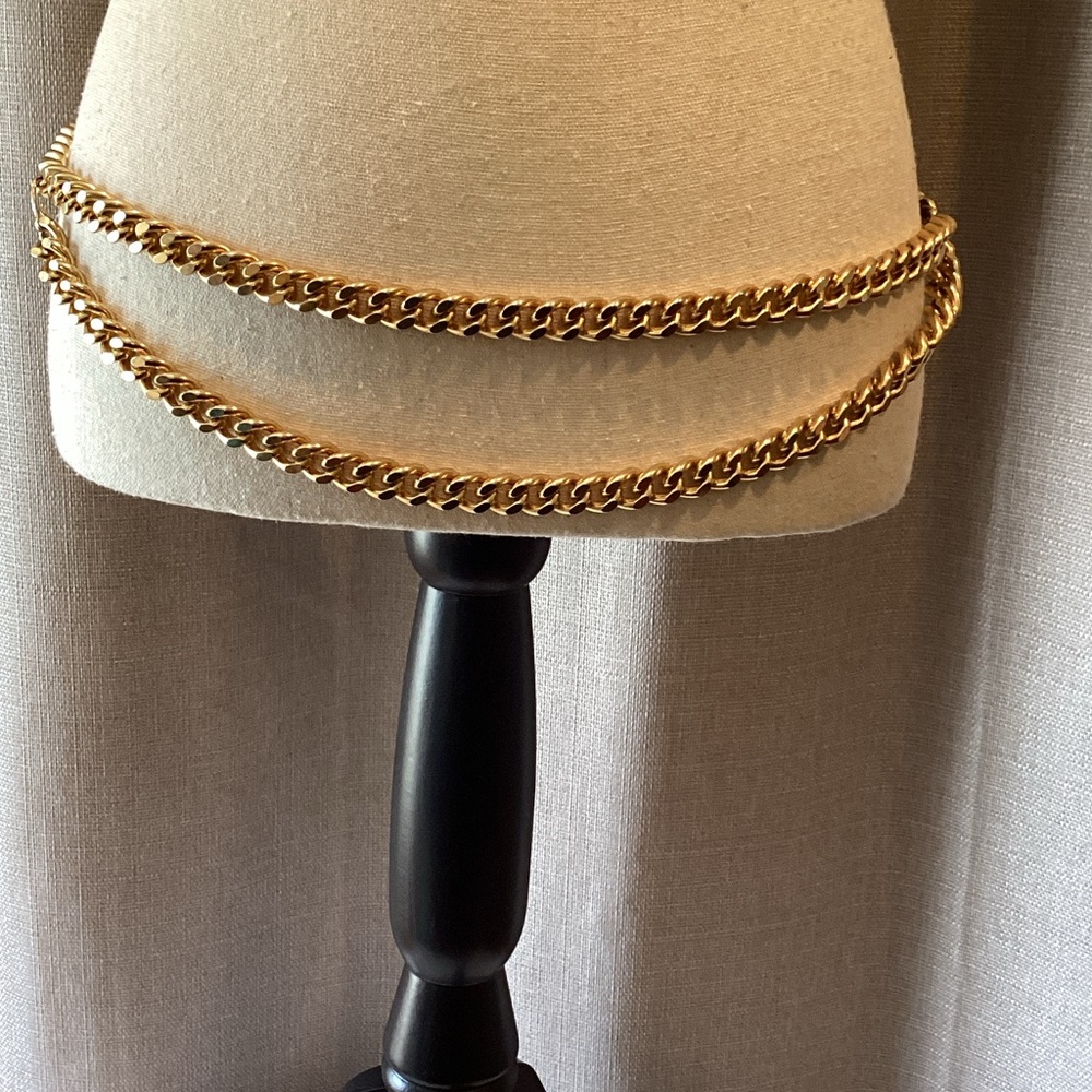 Women’s Gold Chain Belt, adjustable length.